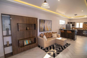 The Nest- Gated house mins from Highway